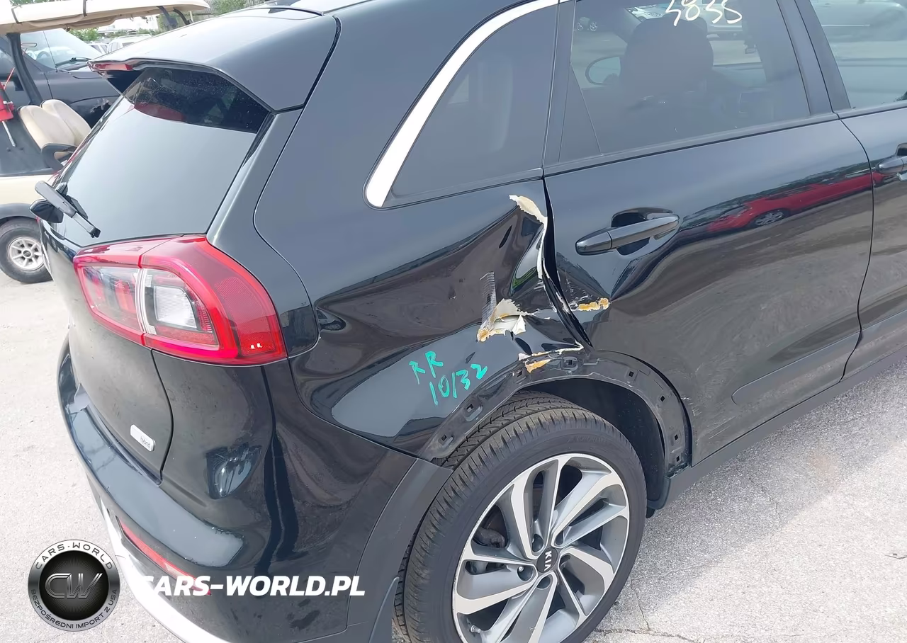 2017 Kia Niro Touring VIN:KNDCE3LC4H5088524 - 6