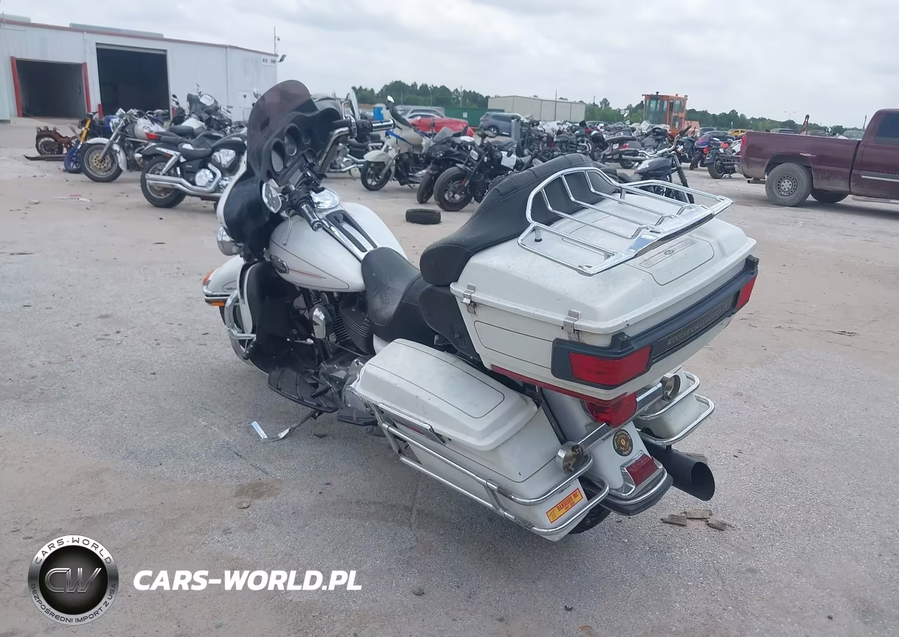 2008 Harley-Davidson Flhtcui VIN:1HD1FC4158Y651093 - 3