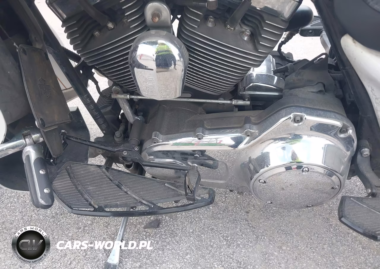 2008 Harley-Davidson Flhtcui VIN:1HD1FC4158Y651093 - 9