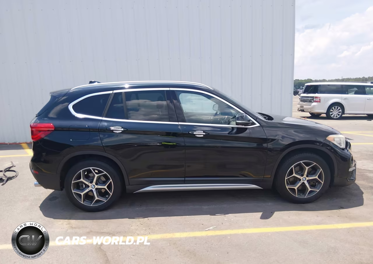 2018 BMW X1 xDrive28I VIN:WBXHT3C33J5L28621 - 13