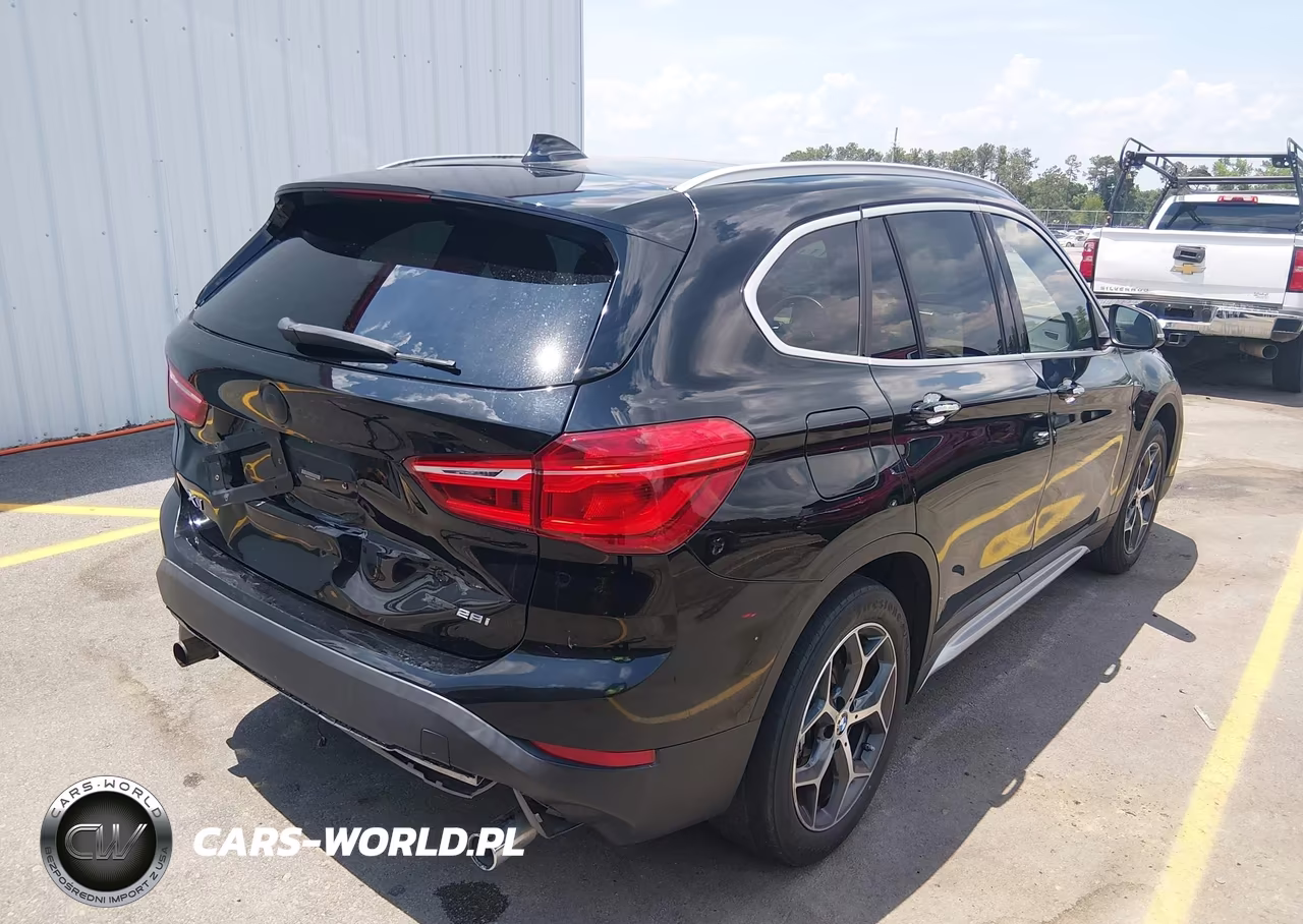 2018 BMW X1 xDrive28I VIN:WBXHT3C33J5L28621 - 4