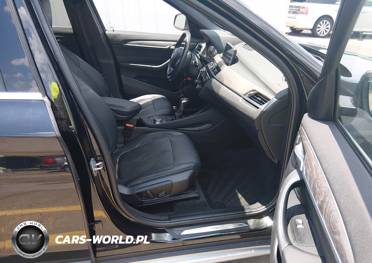 2018 BMW X1 xDrive28I VIN:WBXHT3C33J5L28621 - 5