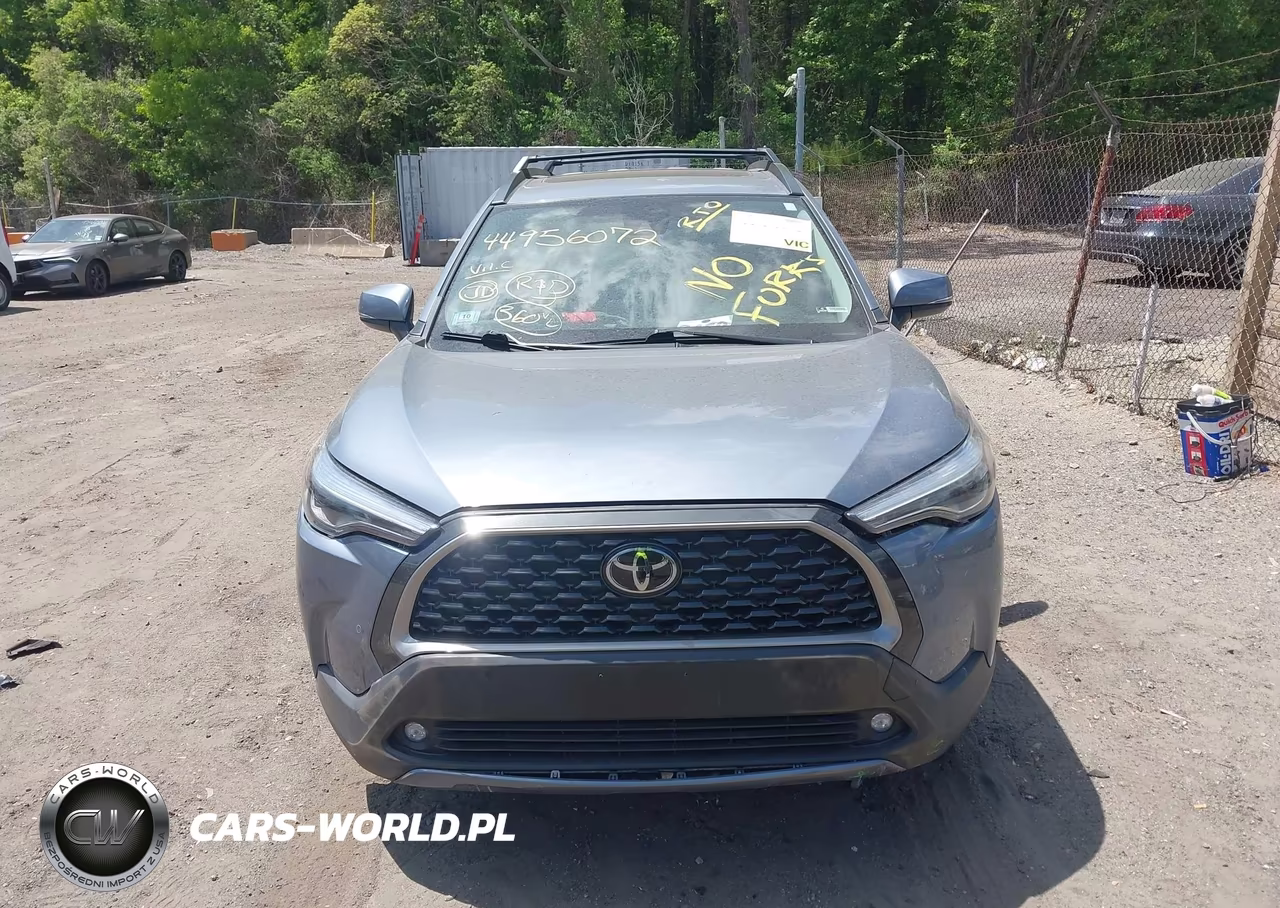 2022 Toyota Corolla Cross Xle VIN:7MUDAABG4NV033186 - 12
