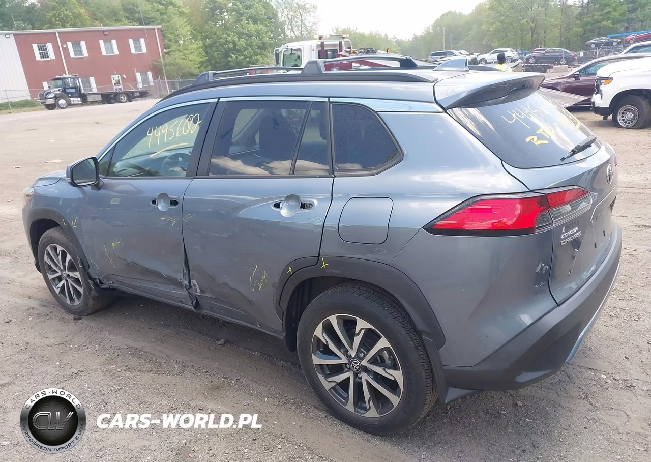 2022 Toyota Corolla Cross Xle VIN:7MUDAABG4NV033186 - 14