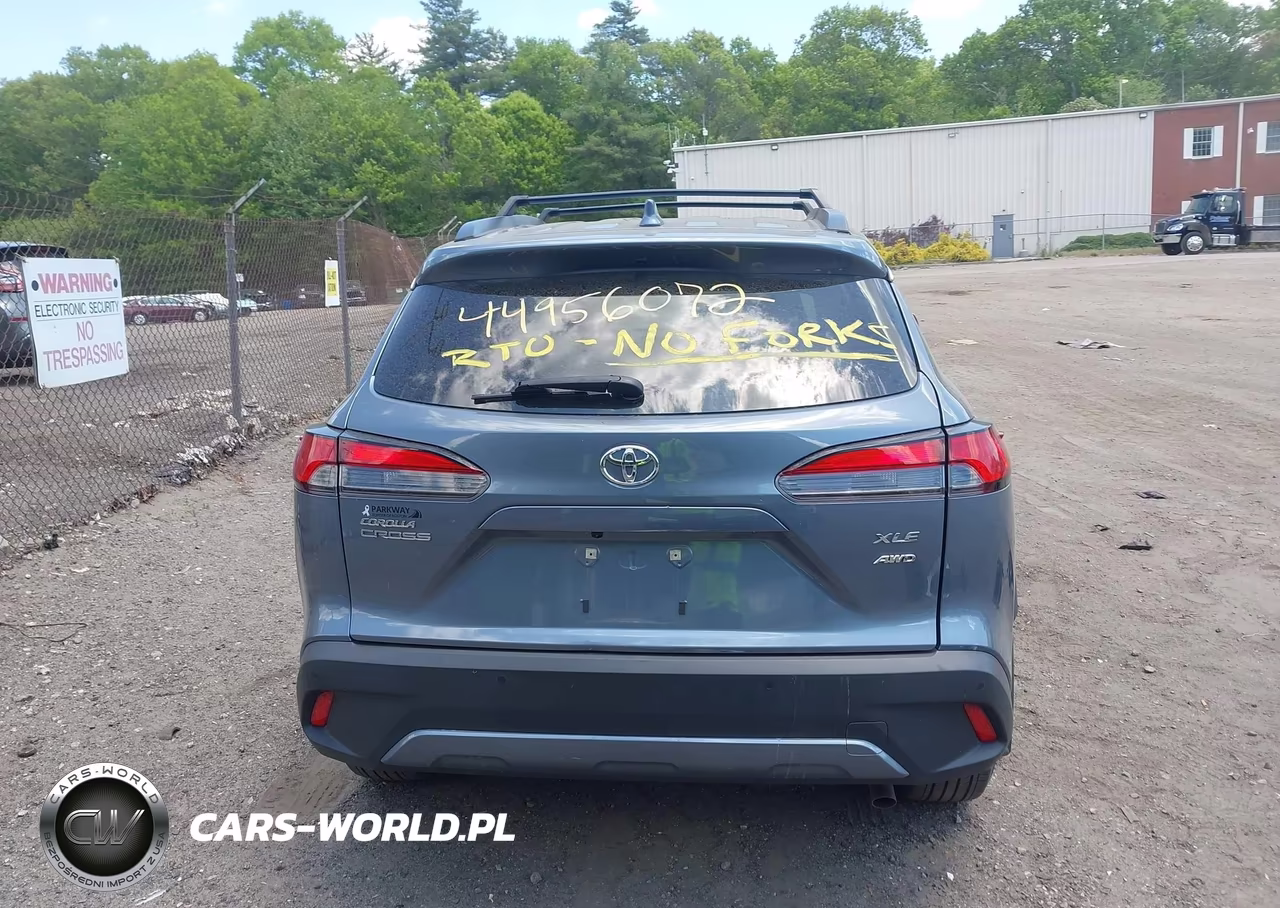 2022 Toyota Corolla Cross Xle VIN:7MUDAABG4NV033186 - 16