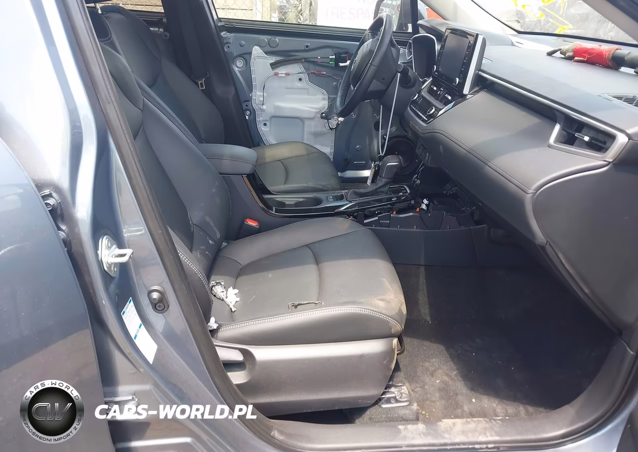 2022 Toyota Corolla Cross Xle VIN:7MUDAABG4NV033186 - 5