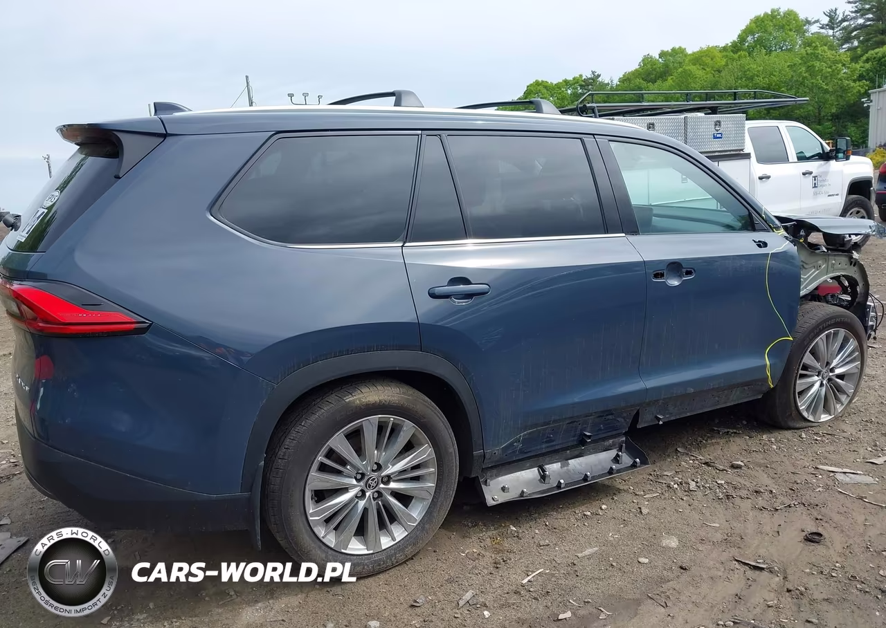 2024 Toyota Grand Highlander Platinum VIN:5TDAAAB5XRS066811 - 4