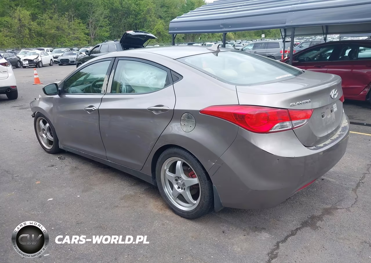 2011 Hyundai Elantra Gls VIN:5NPDH4AE1BH040962 - 3