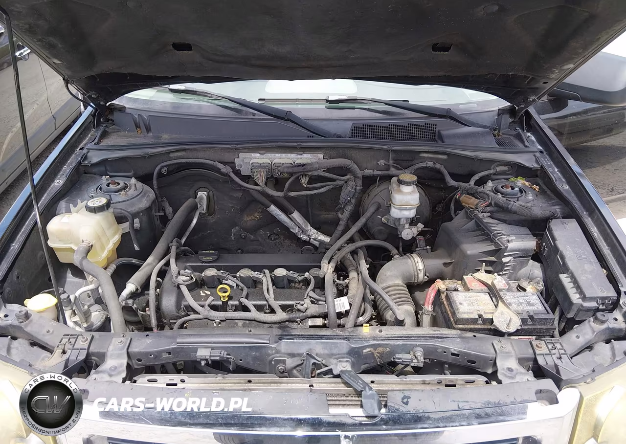 2010 Ford Escape Xls VIN:1FMCU0C76AKB18128 - 10