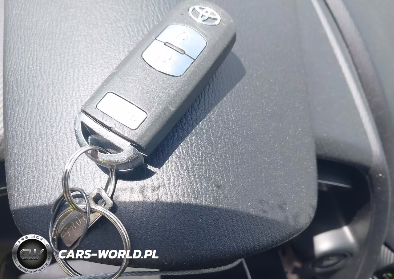 2020 Toyota Yaris Le VIN:3MYDLBJV5LY709467 - 11
