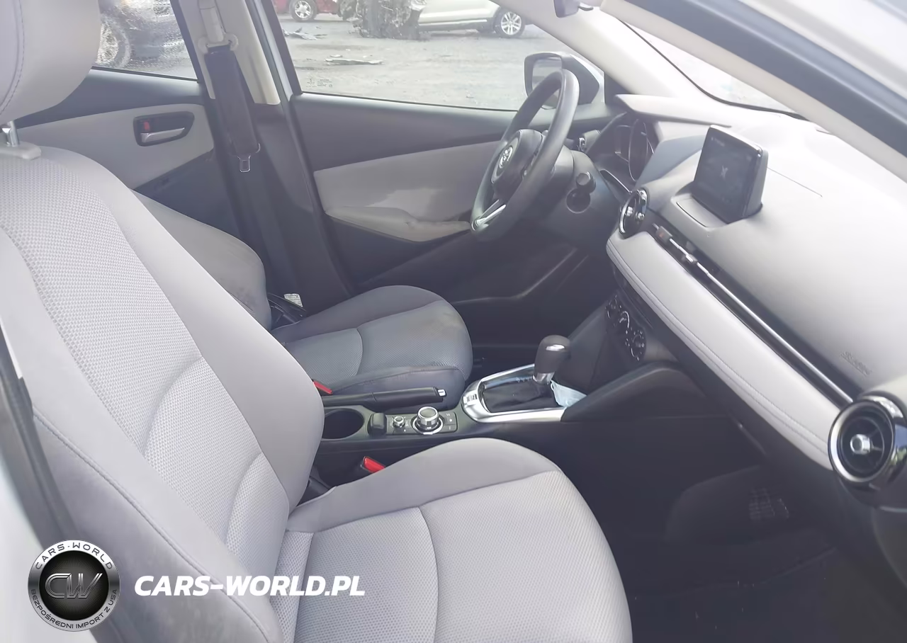 2020 Toyota Yaris Le VIN:3MYDLBJV5LY709467 - 5
