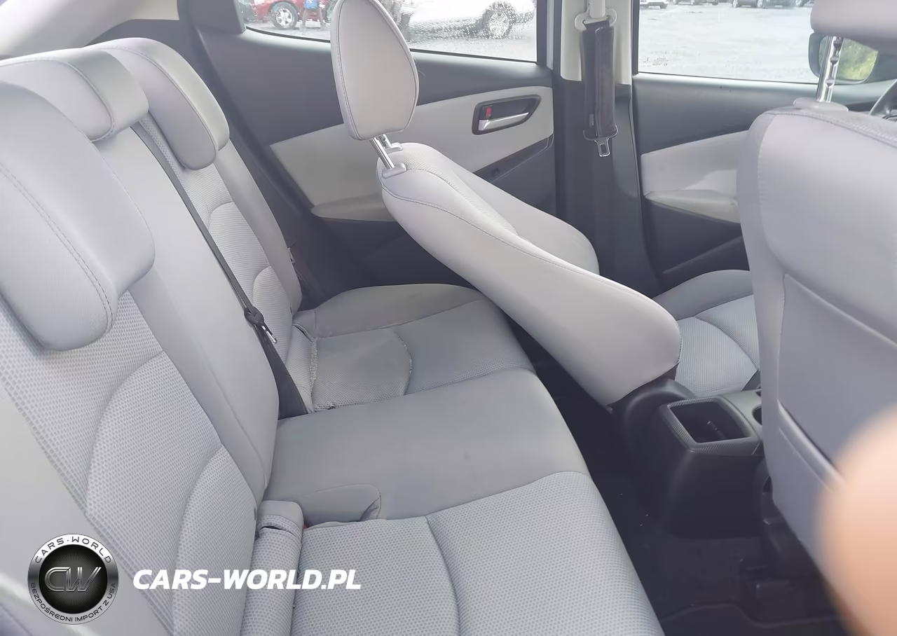2020 Toyota Yaris Le VIN:3MYDLBJV5LY709467 - 8
