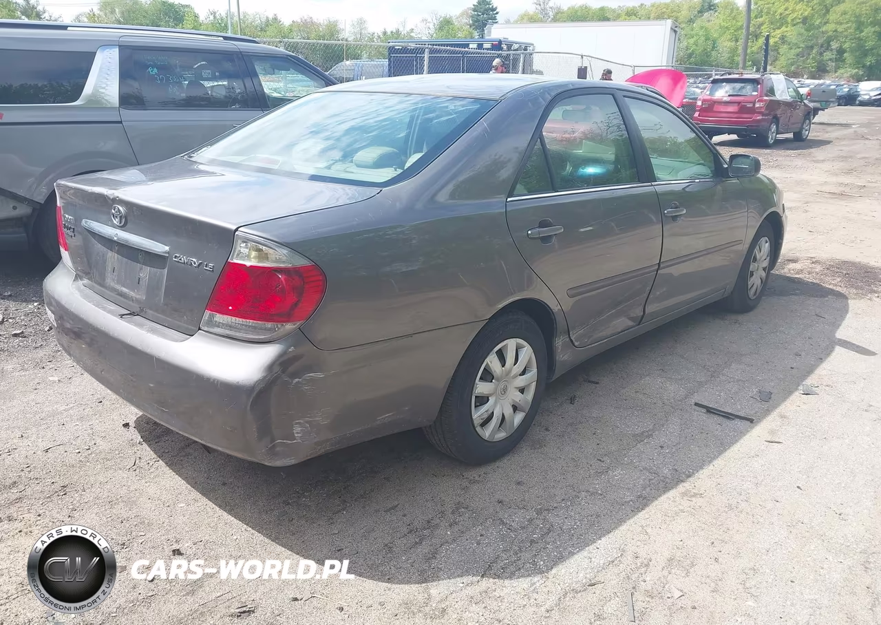 2005 Toyota Camry Le VIN:4T1BE32K95U551422 - 4