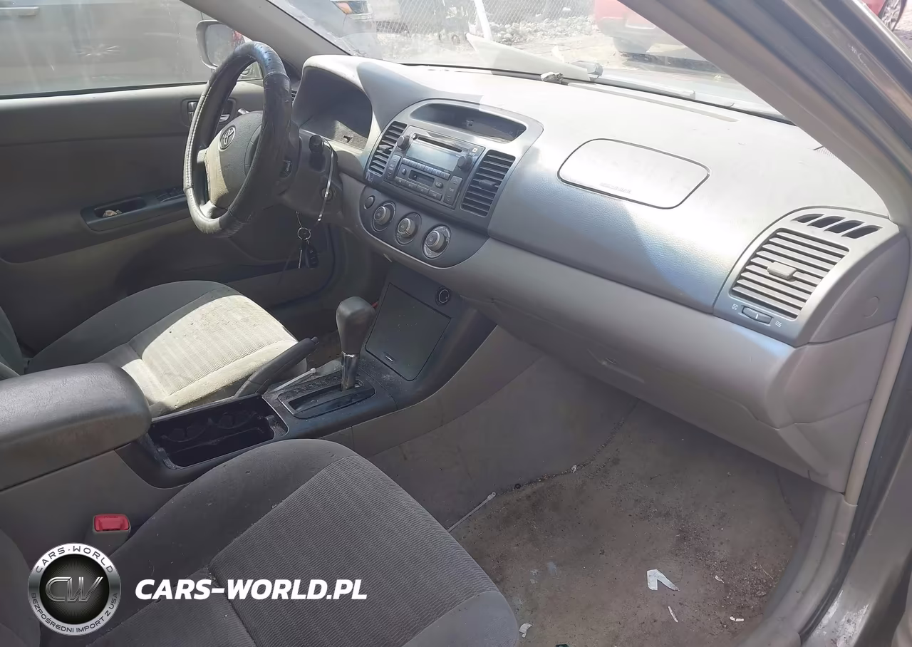 2005 Toyota Camry Le VIN:4T1BE32K95U551422 - 5