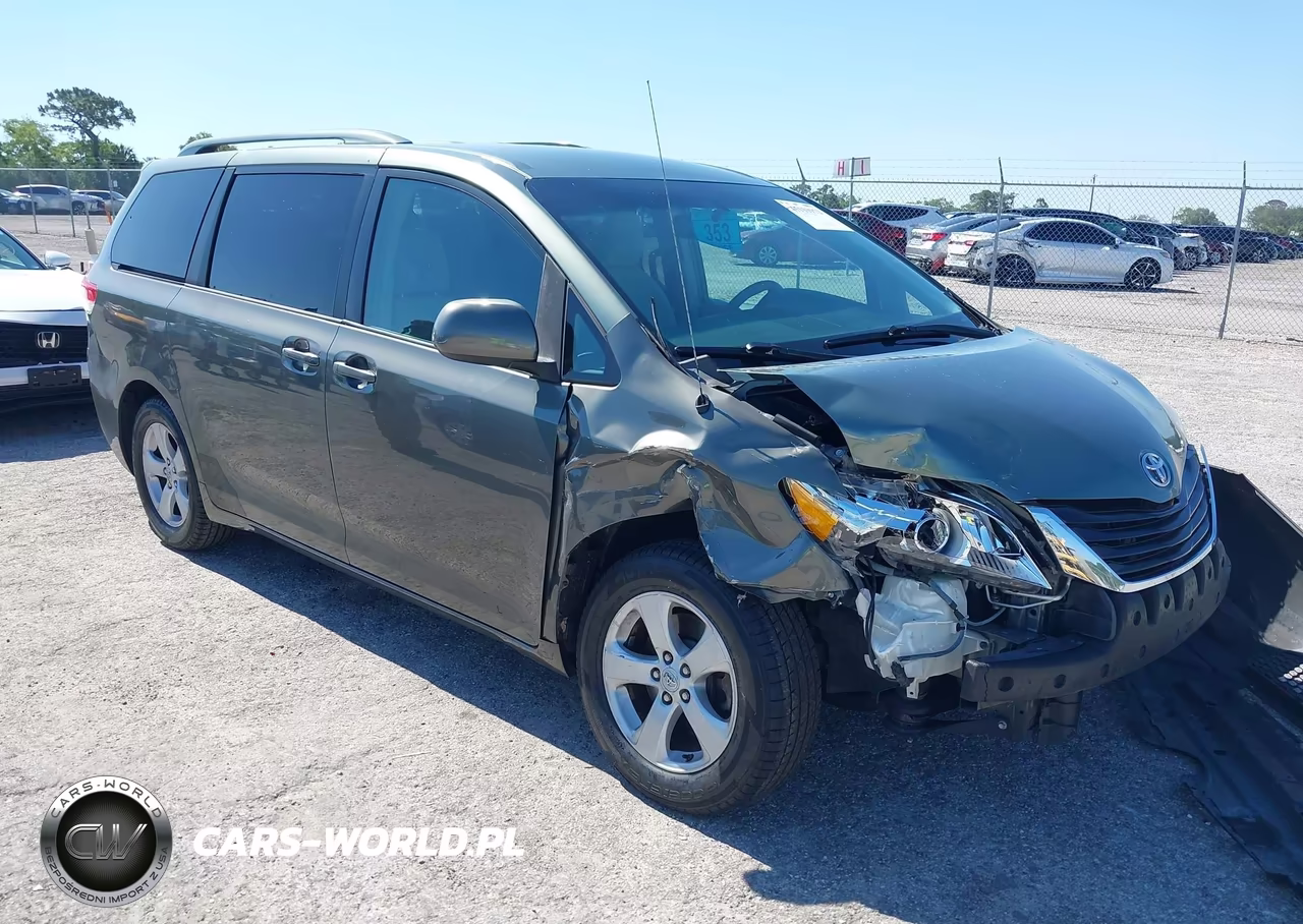 2012 Toyota Sienna Le V6 8 Passenger – zdjęcie 1 z 16