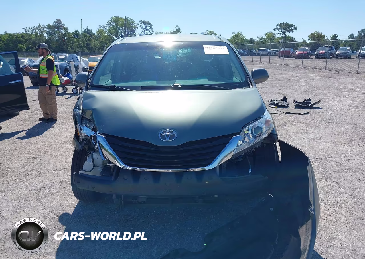 2012 Toyota Sienna Le V6 8 Passenger VIN:5TDKK3DC8CS218939 - 12