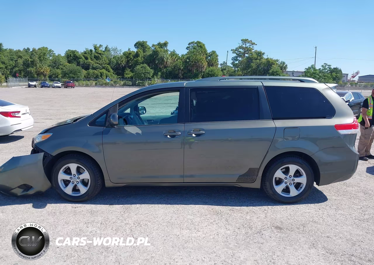 2012 Toyota Sienna Le V6 8 Passenger VIN:5TDKK3DC8CS218939 - 14