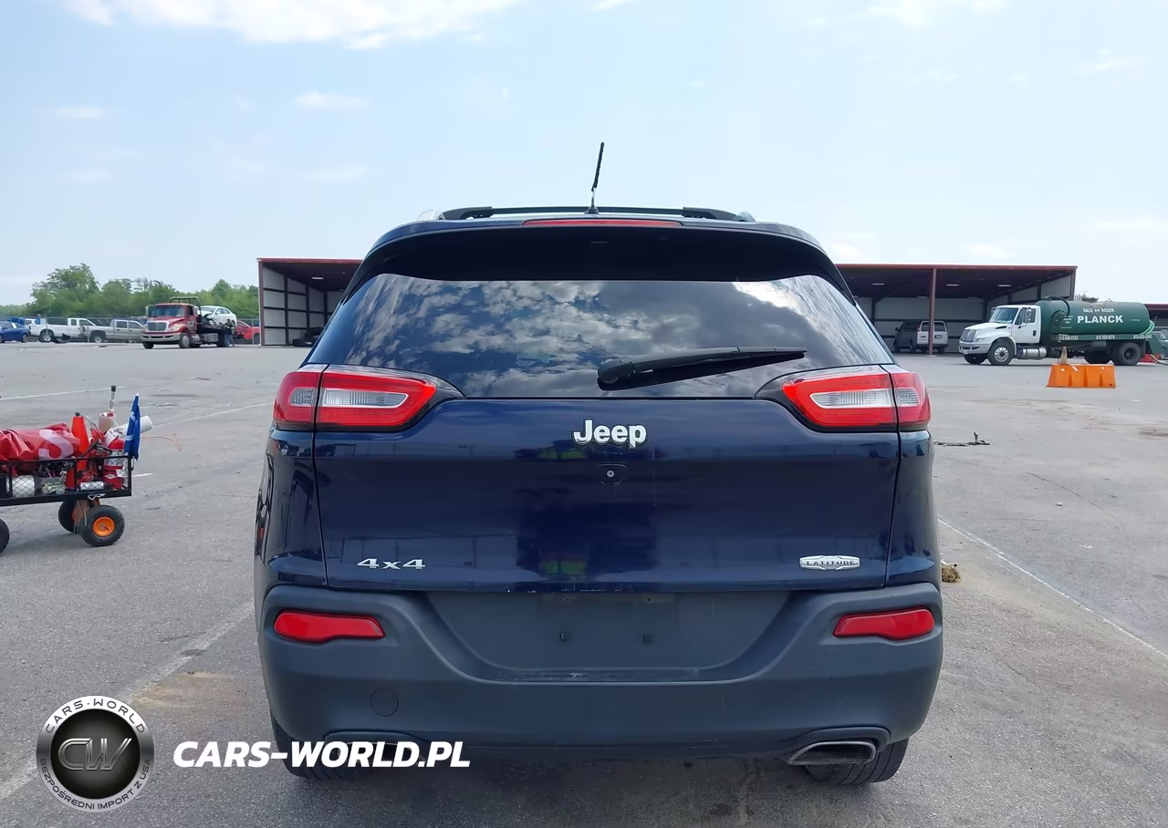 2015 Jeep Cherokee Latitude VIN:1C4PJMCS3FW541436 - 17