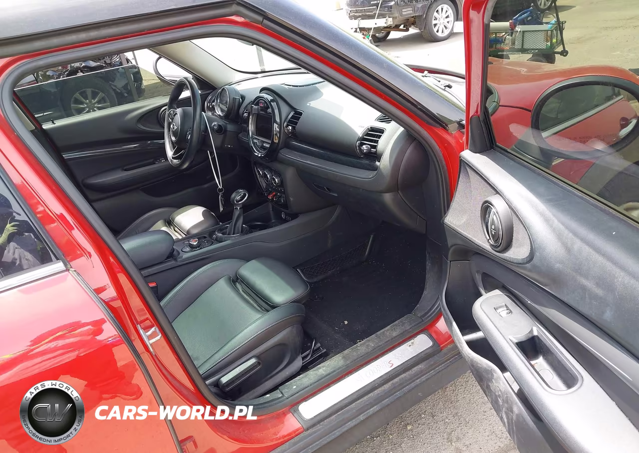 2017 Mini Clubman Cooper S VIN:WMWLU5C51H2E81592 - 5