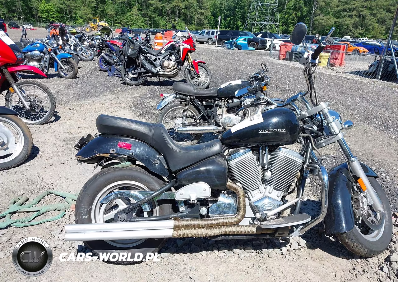2003 Victory Motorcycles Deluxe Touring VIN:5VPTD16DX33001274 - 11