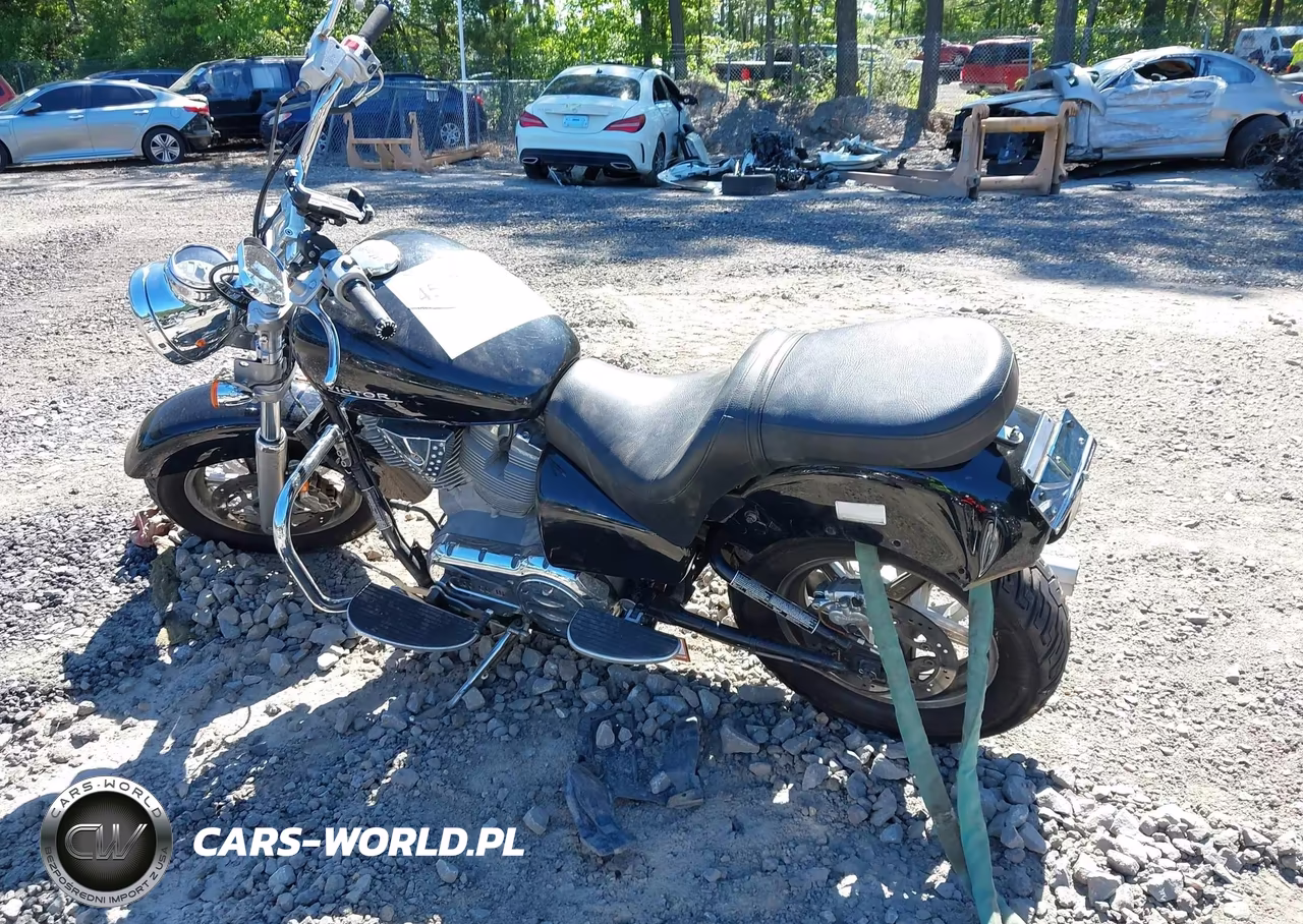 2003 Victory Motorcycles Deluxe Touring VIN:5VPTD16DX33001274 - 3