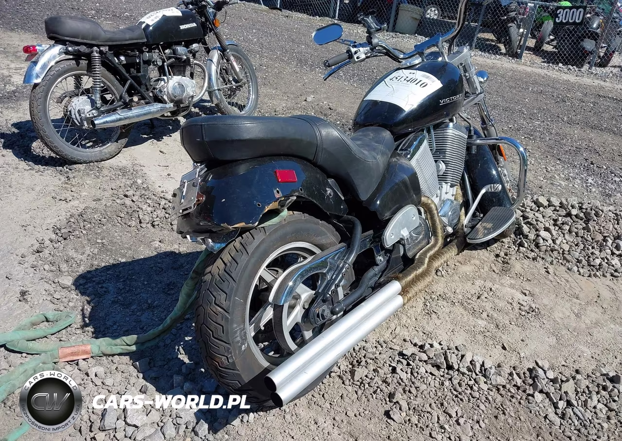 2003 Victory Motorcycles Deluxe Touring VIN:5VPTD16DX33001274 - 4