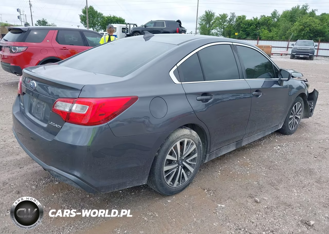 2018 Subaru Legacy 2.5I Premium VIN:4S3BNAC61J3018488 - 4