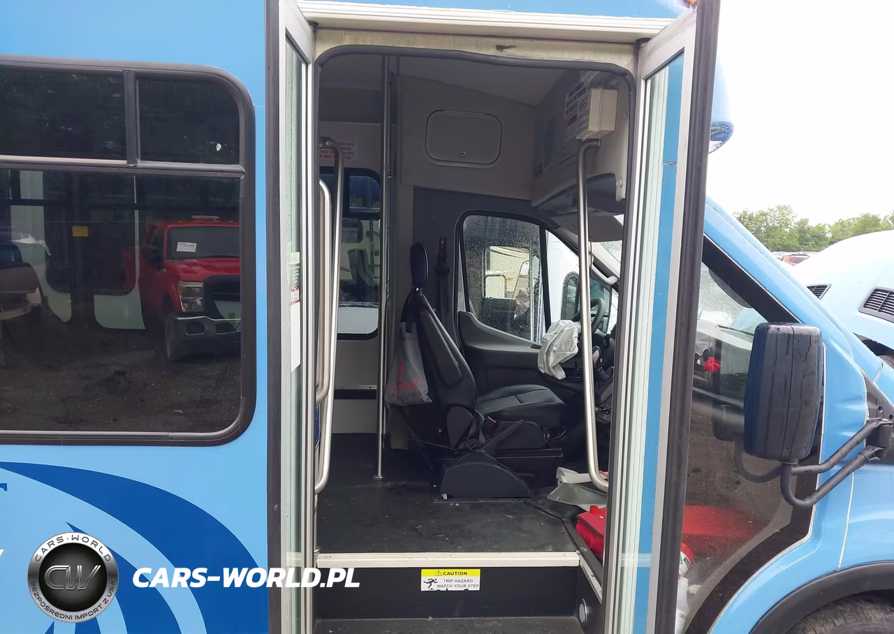 2023 Ford Transit-350 Cutaway VIN:1FDEU6PG9PKB72361 - 7