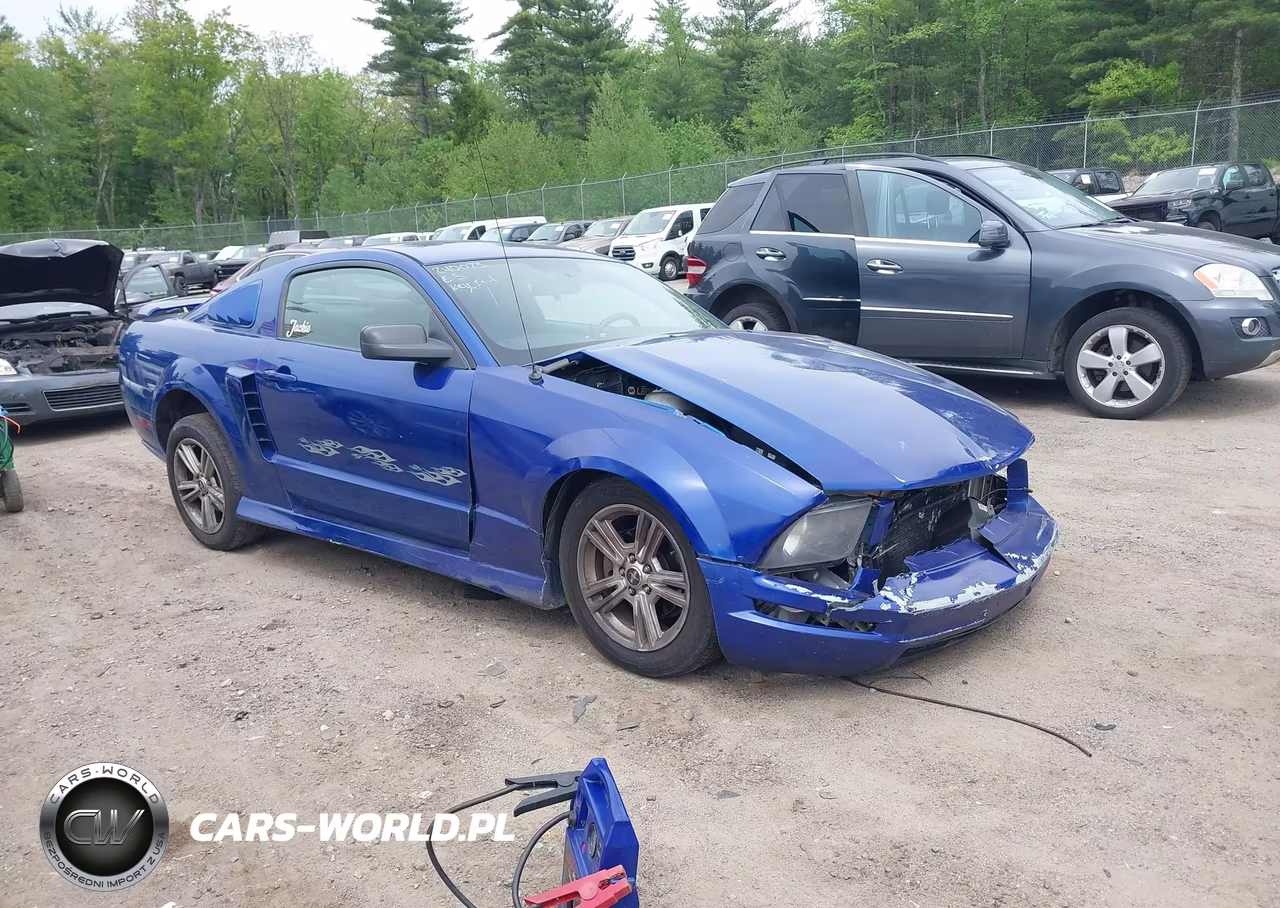 FORD MUSTANG