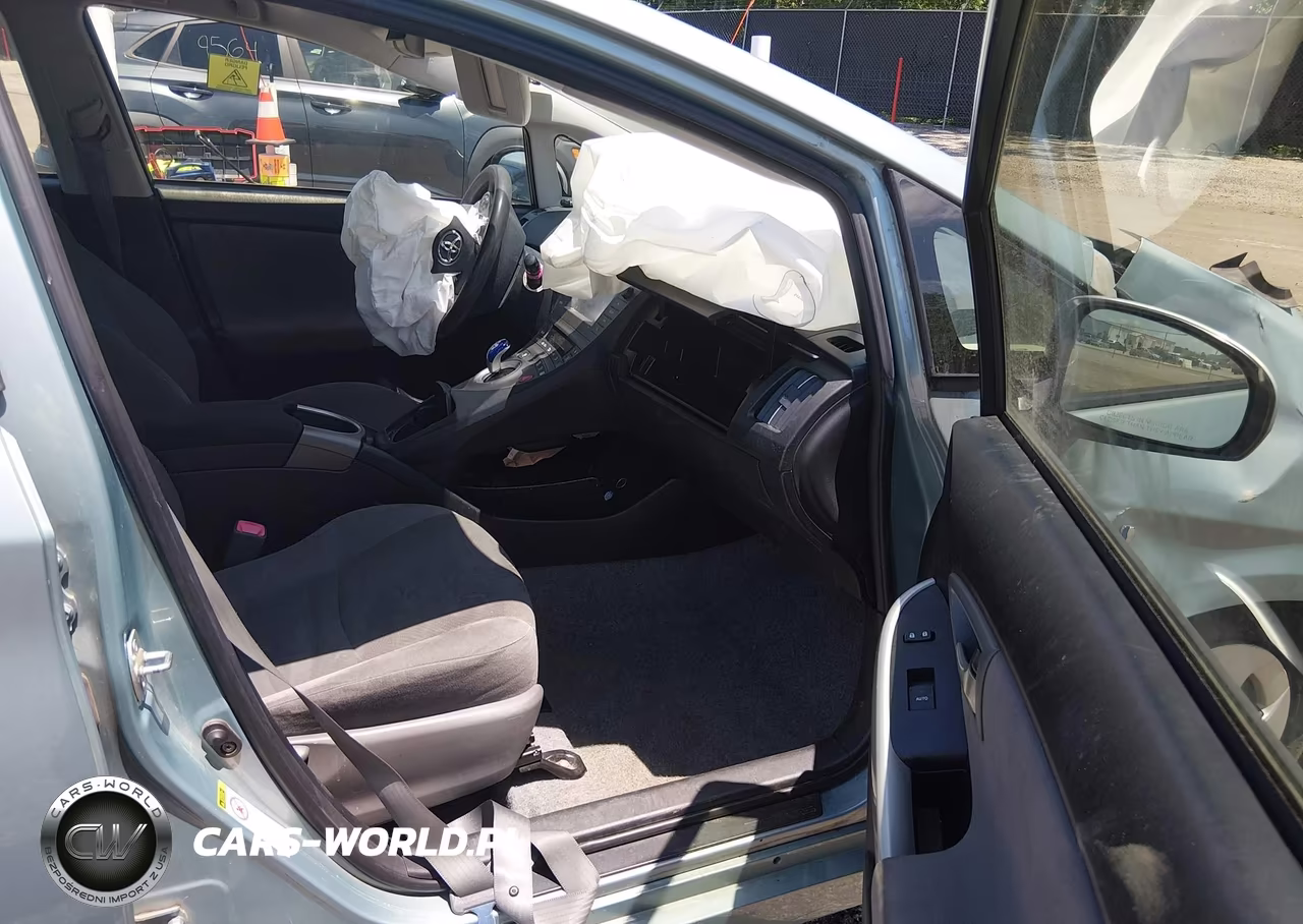 2013 Toyota Prius Two VIN:JTDKN3DUXD5638628 - 5