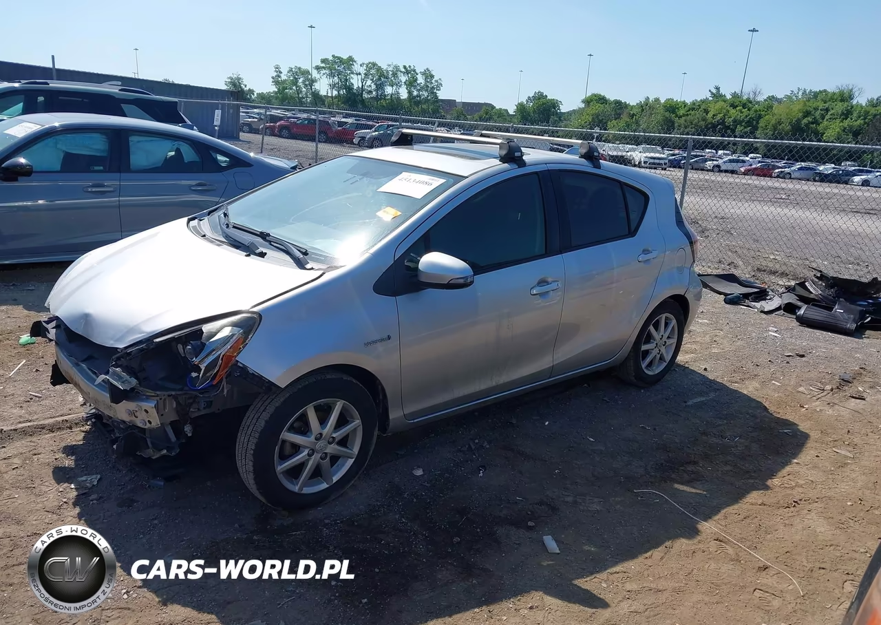 2015 Toyota Prius C Three VIN:JTDKDTB30F1087133 - 15