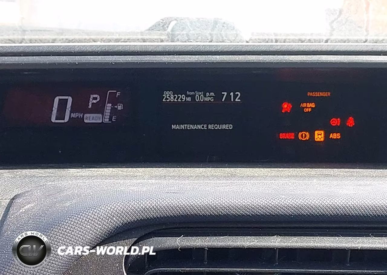 2015 Toyota Prius C Three VIN:JTDKDTB30F1087133 - 7