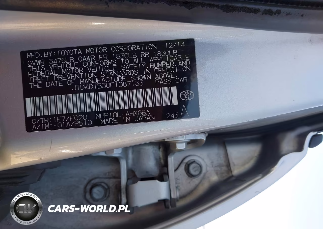 2015 Toyota Prius C Three VIN:JTDKDTB30F1087133 - 9
