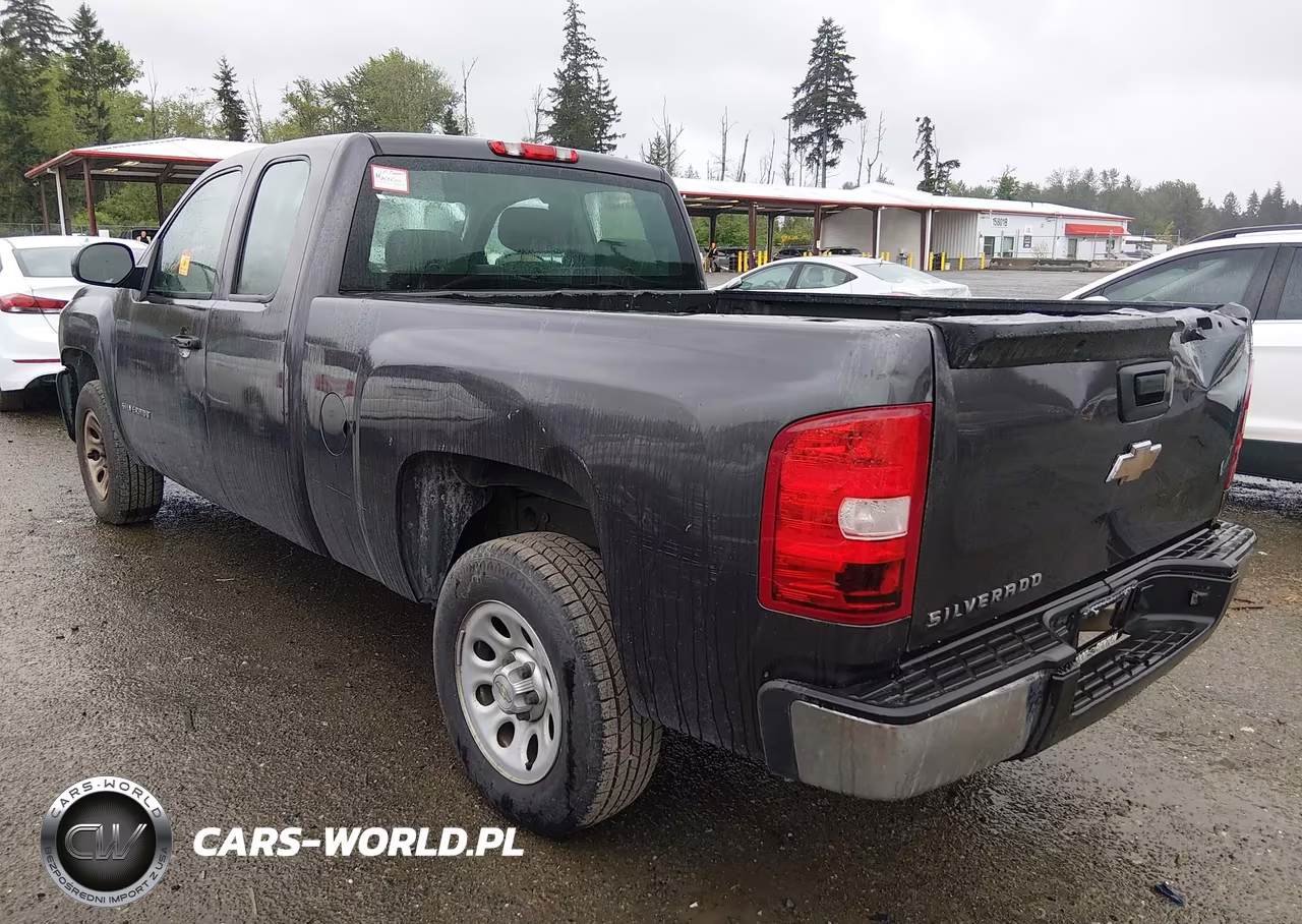 2011 Chevrolet Silverado C1500 VIN:1GCRCPEX7BZ184039 - 3