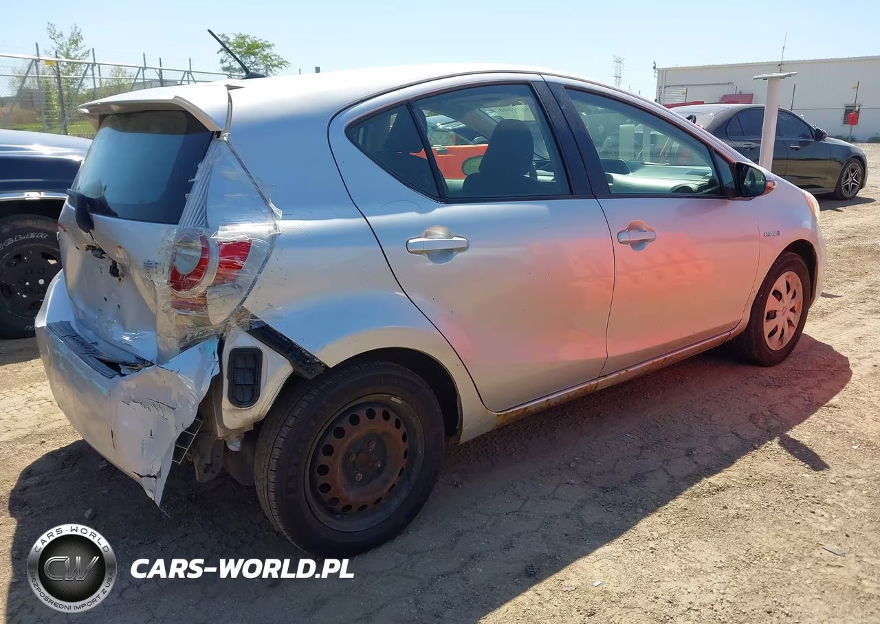 2012 Toyota Prius C Two VIN:JTDKDTB35C1504743 - 4