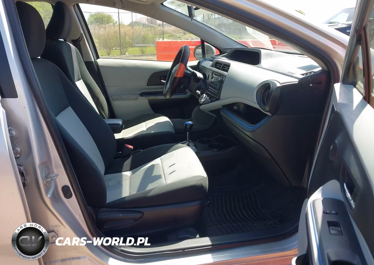 2012 Toyota Prius C Two VIN:JTDKDTB35C1504743 - 5