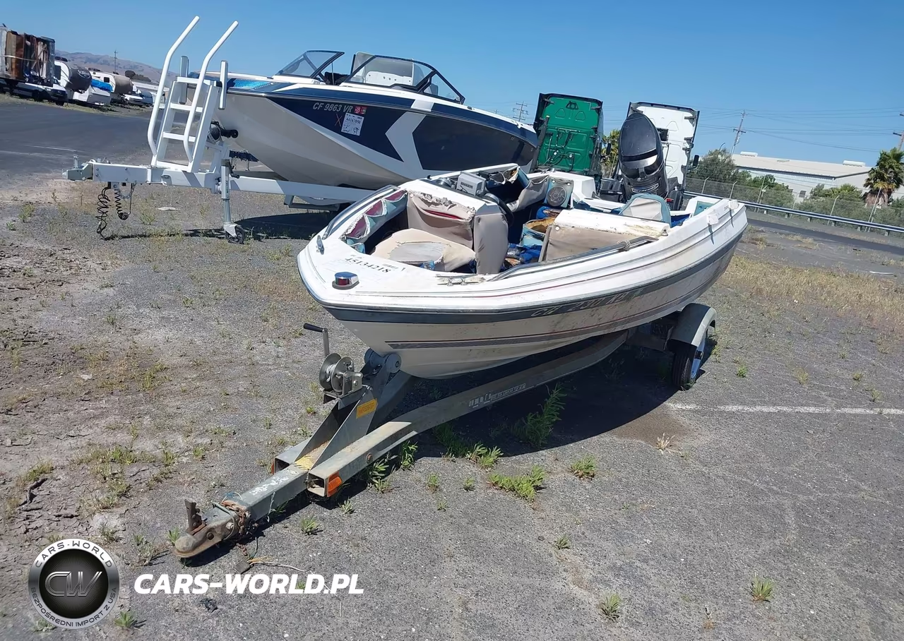 1985 Bayliner Boat VIN:BYIB02CUD585 - 2