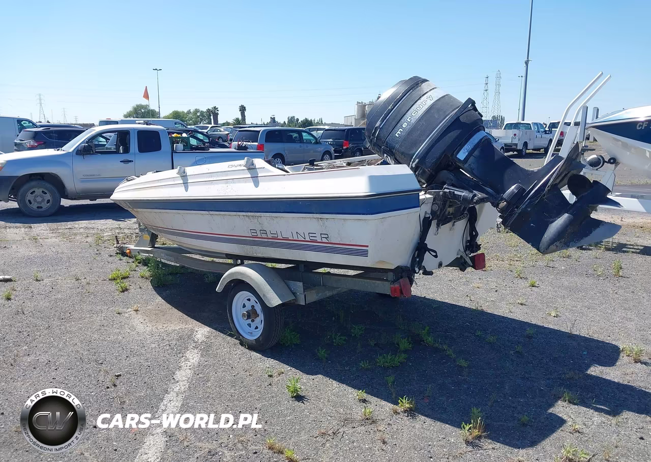 1985 Bayliner Boat VIN:BYIB02CUD585 - 3