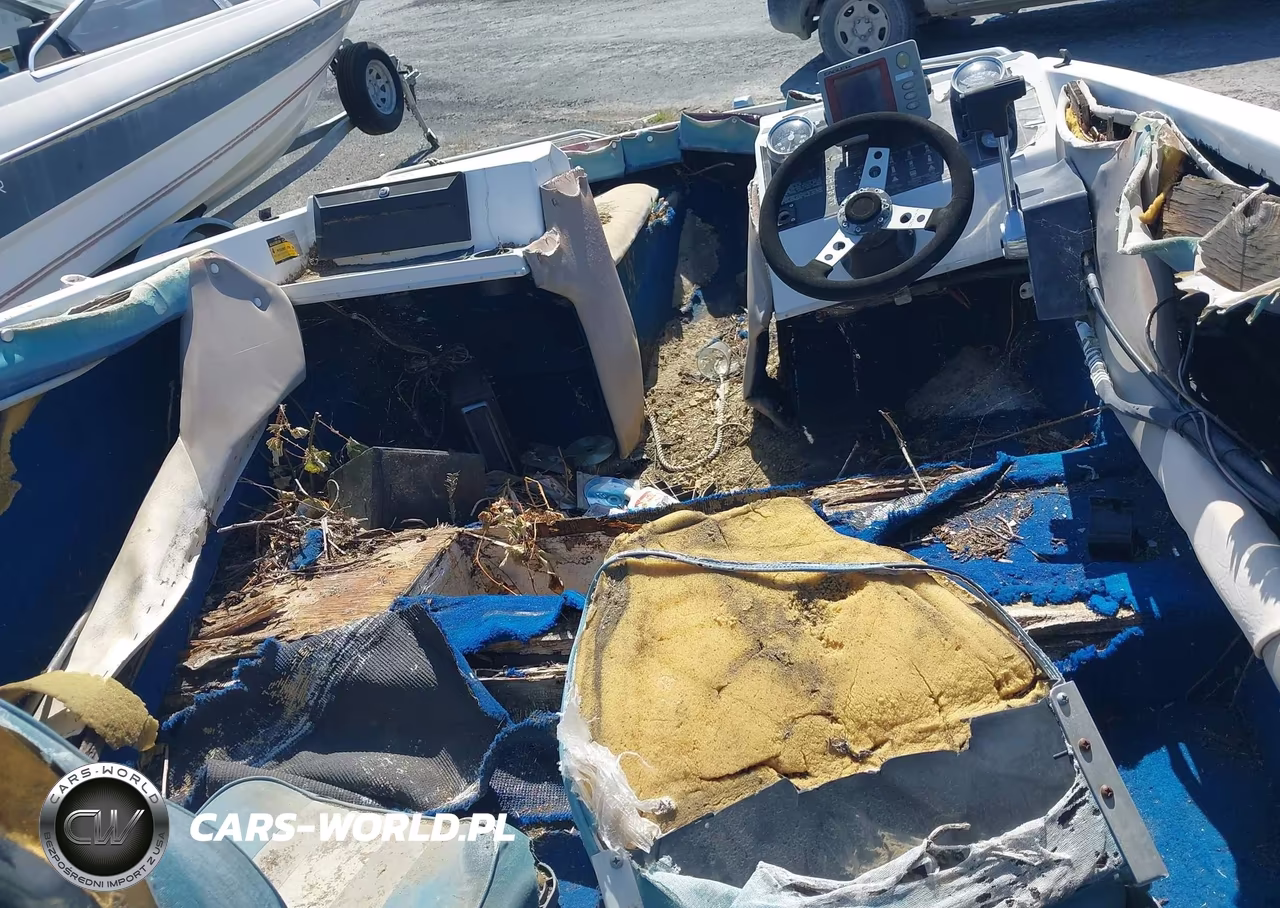 1985 Bayliner Boat VIN:BYIB02CUD585 - 5