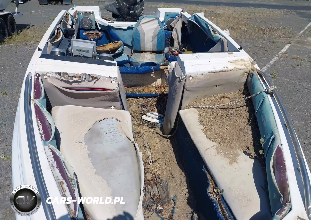 1985 Bayliner Boat VIN:BYIB02CUD585 - 6
