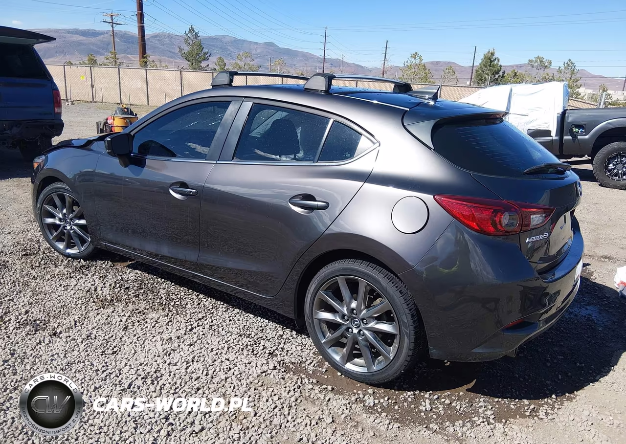 2018 Mazda Mazda3 Touring VIN:3MZBN1L37JM267184 - 3