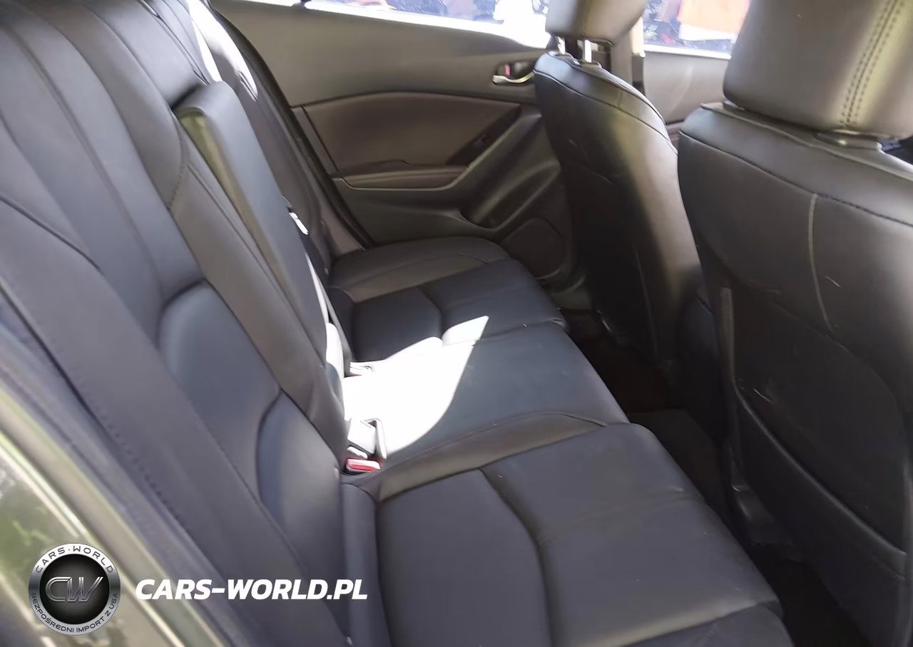 2018 Mazda Mazda3 Touring VIN:3MZBN1L37JM267184 - 8