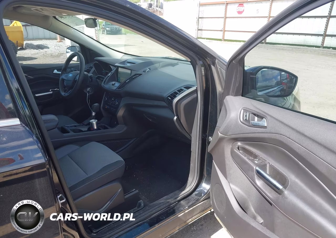 2017 Ford Escape Se VIN:1FMCU0G91HUD31000 - 5