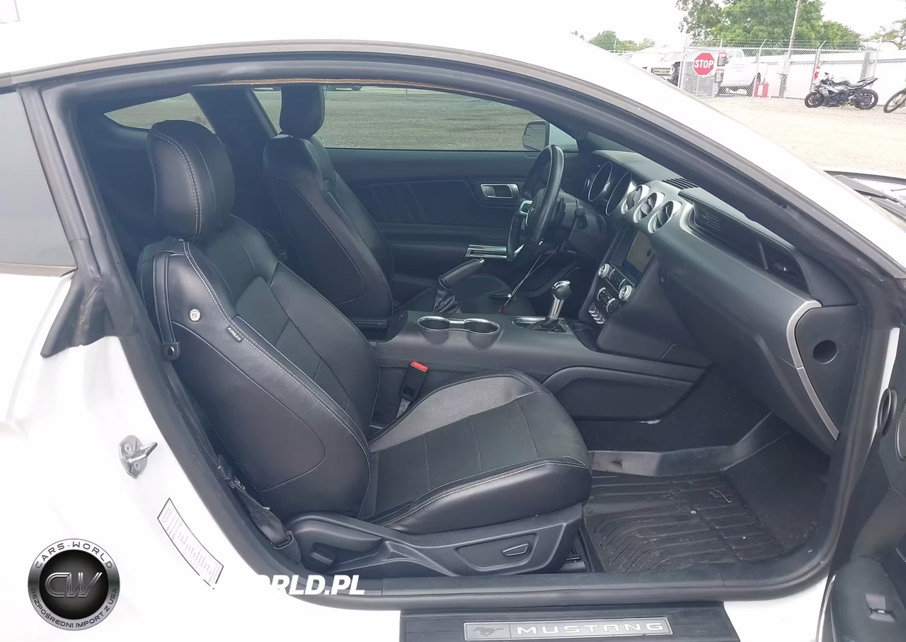2020 Ford Mustang Ecoboost Premium Fastback VIN:1FA6P8TH4L5120113 - 5