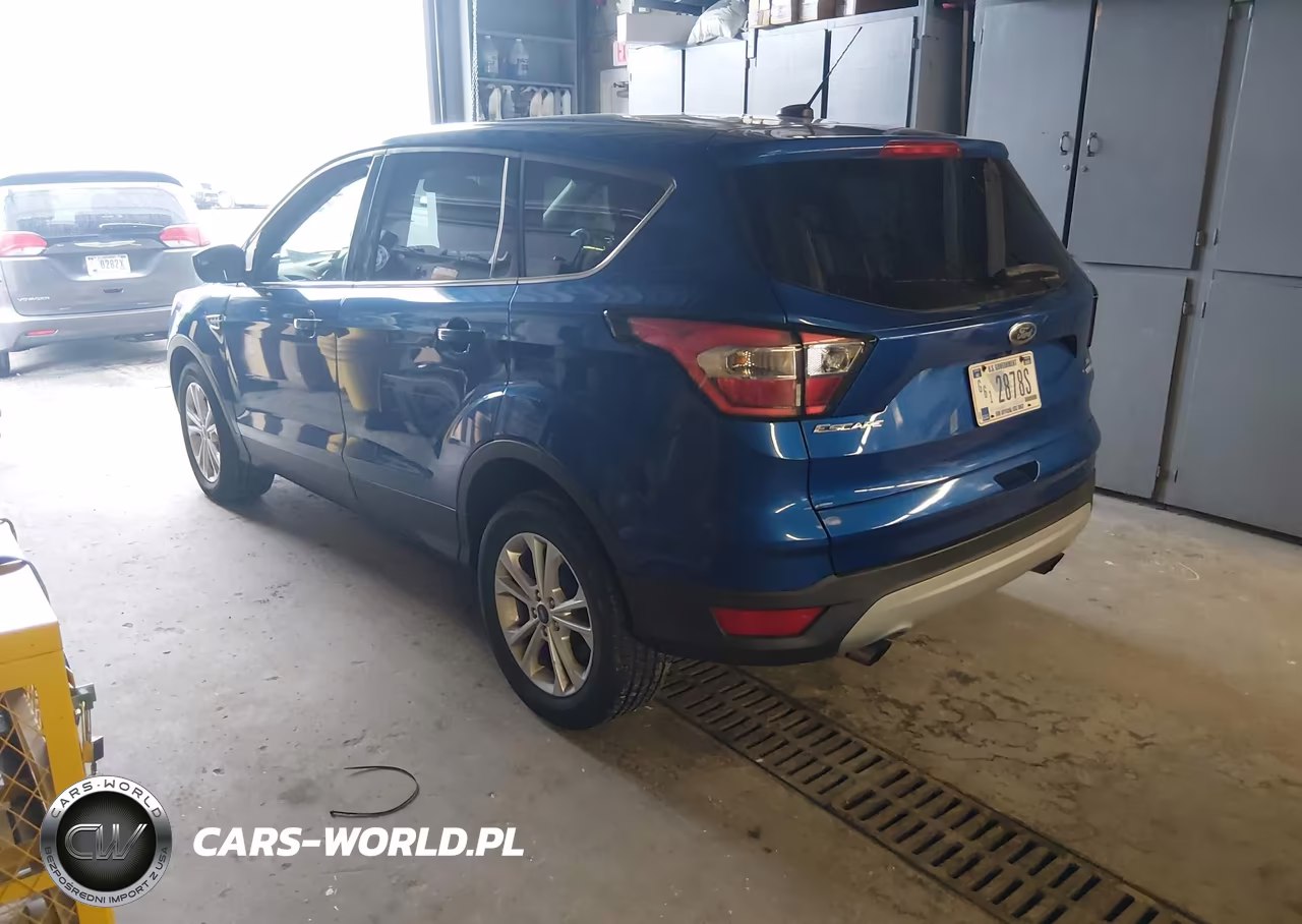 2017 Ford Escape Se VIN:1FMCU9GD1HUB61939 - 3