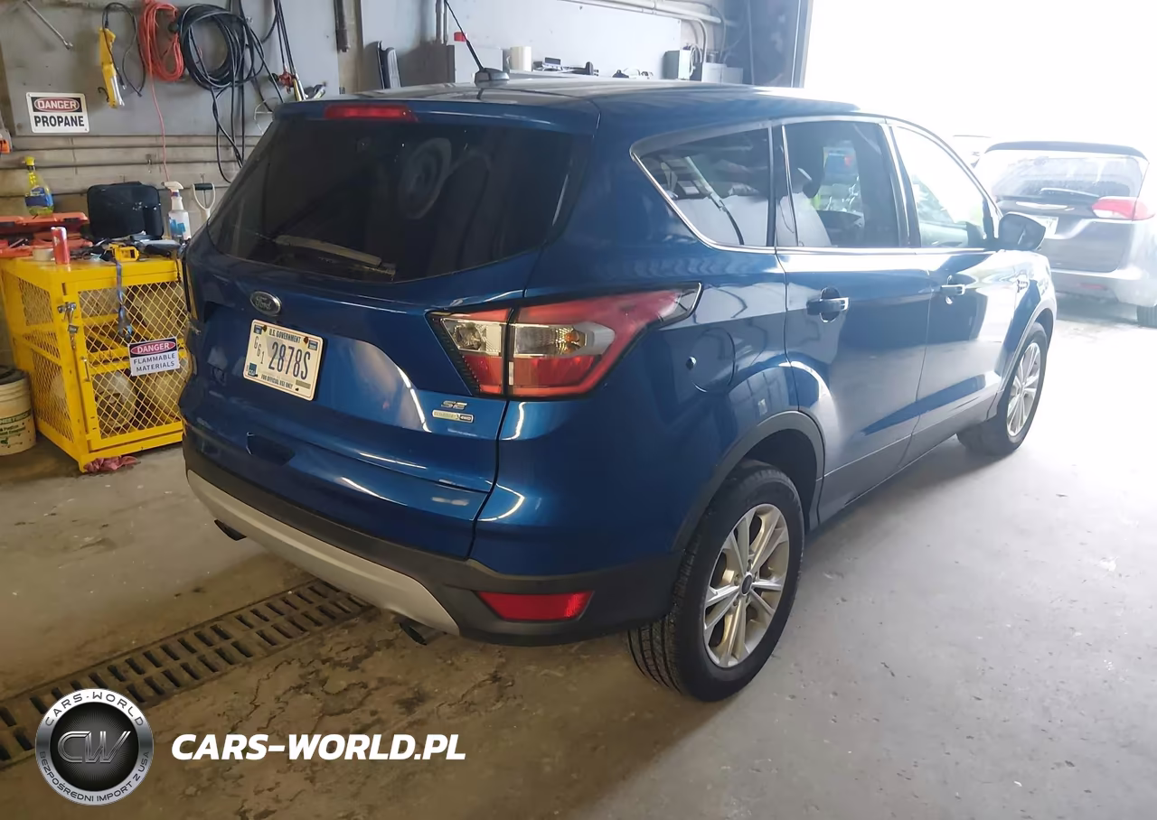 2017 Ford Escape Se VIN:1FMCU9GD1HUB61939 - 4