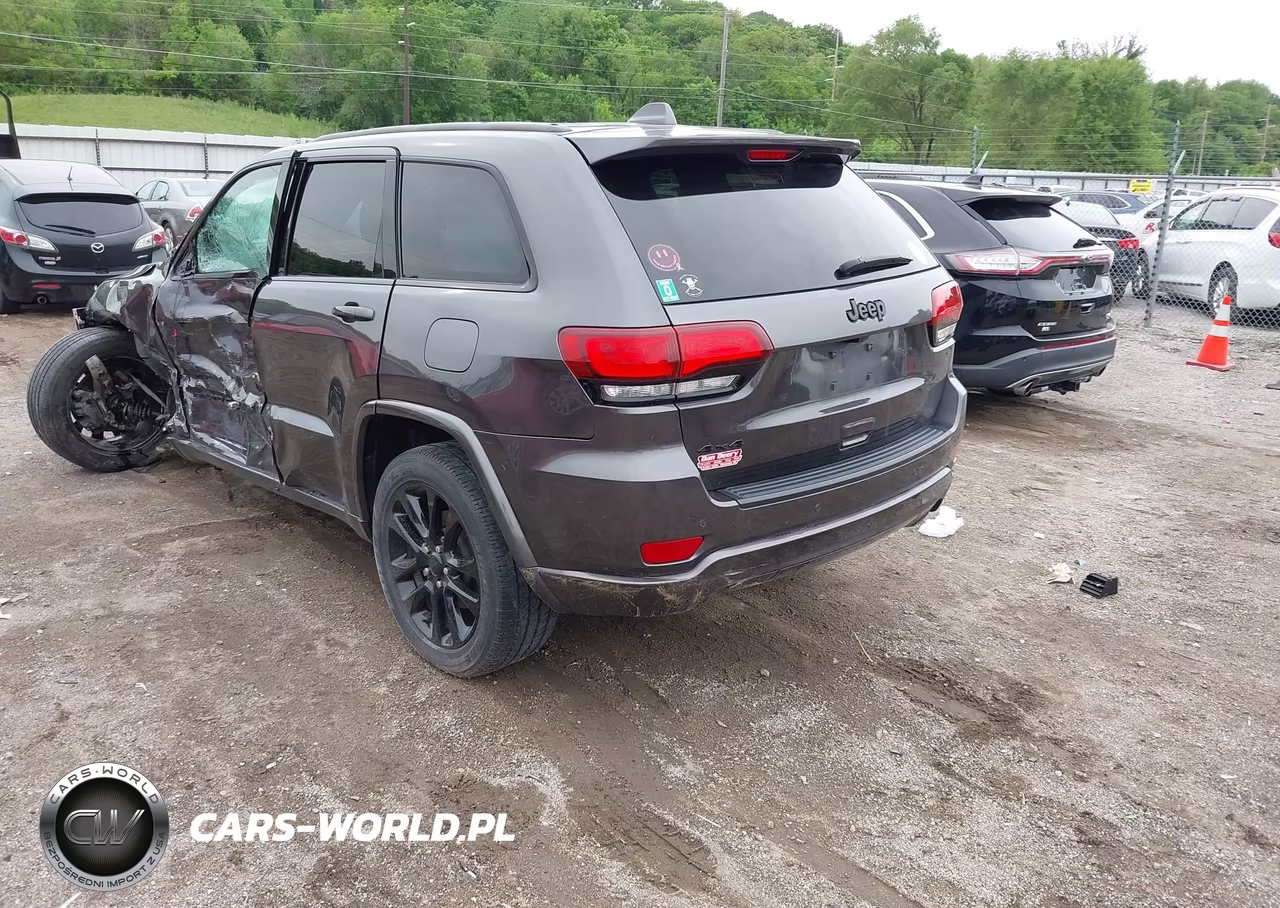 2021 Jeep Grand Cherokee Laredo X 4X4 VIN:1C4RJFAGXMC515188 - 3