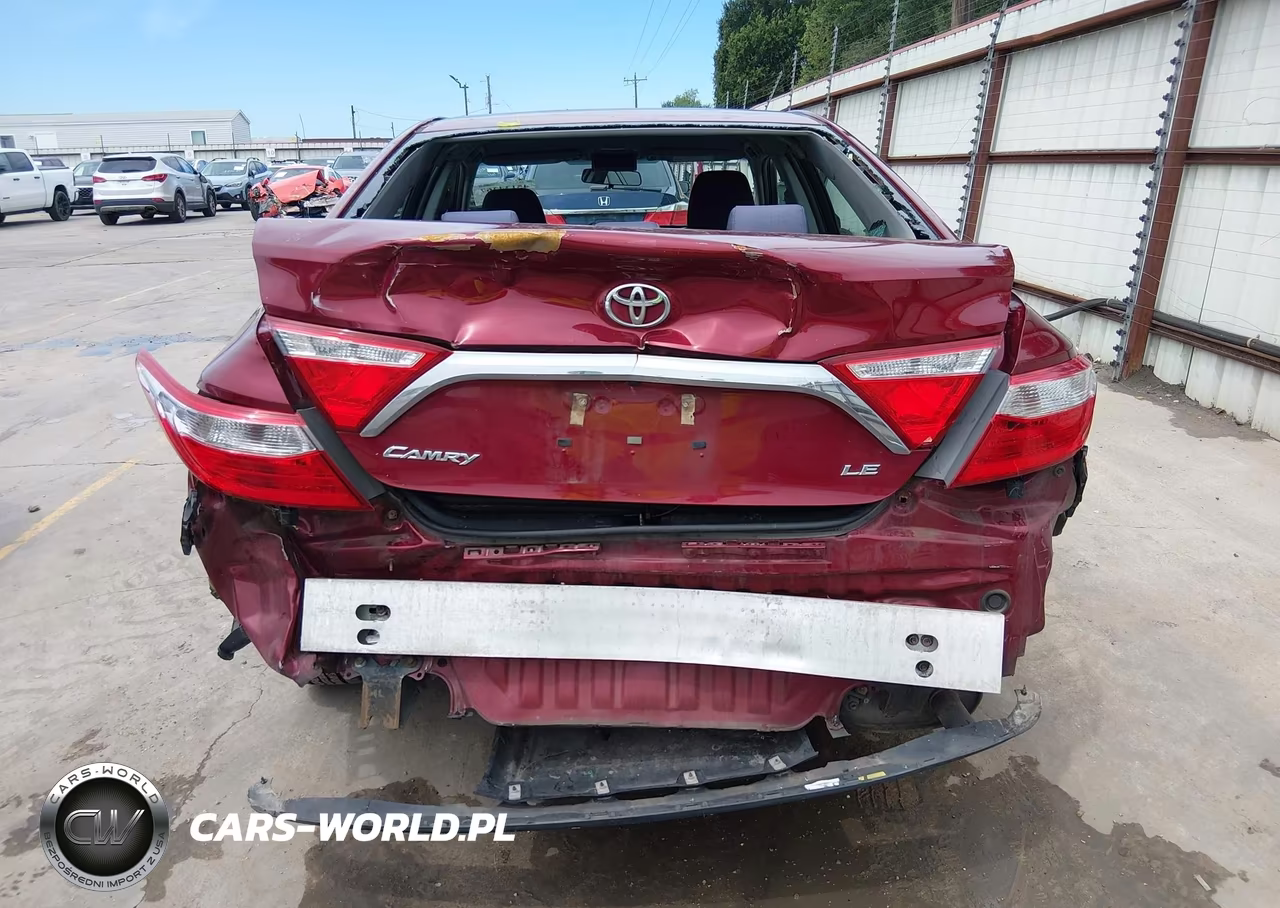 2016 Toyota Camry Le VIN:4T1BF1FK3GU509892 - 17