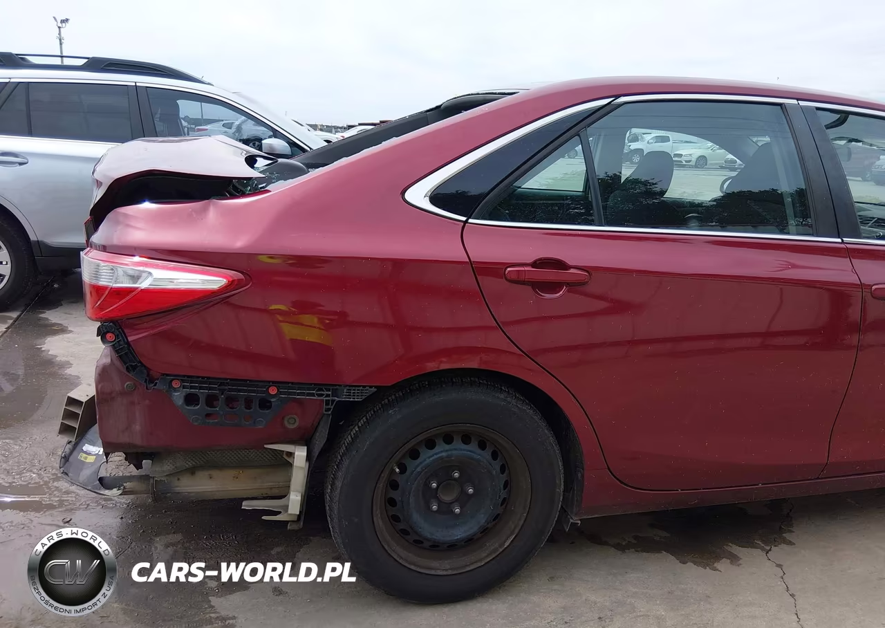 2016 Toyota Camry Le VIN:4T1BF1FK3GU509892 - 18