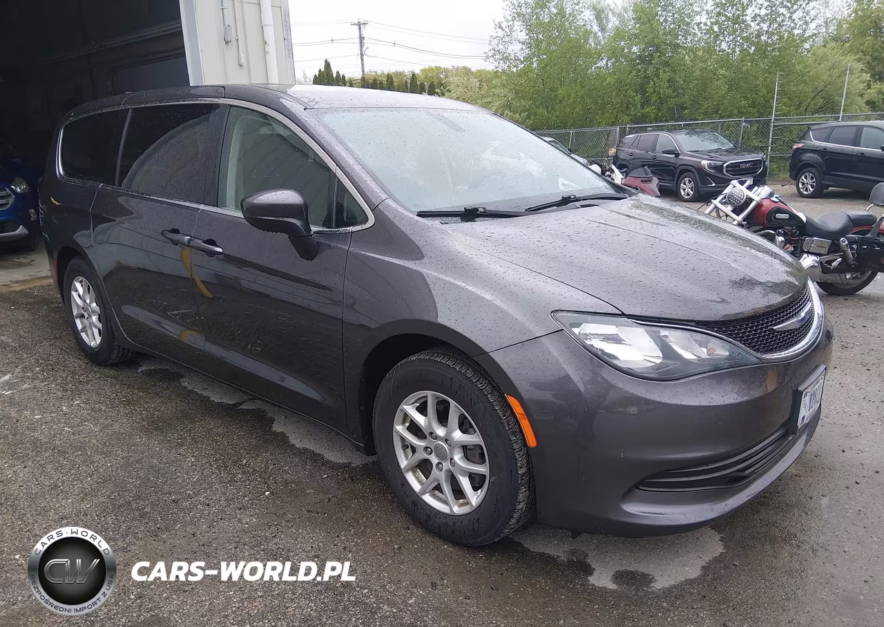 2020 Chrysler Voyager Lx